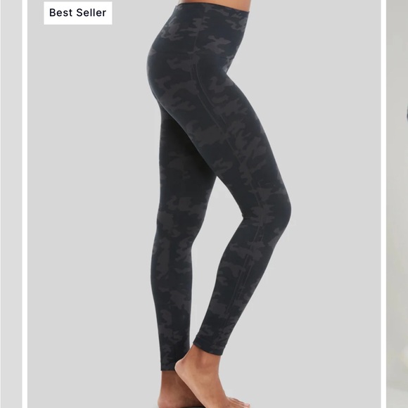 Seamless Shaping Leggings NWT Black Camo - Picture 4 of 5